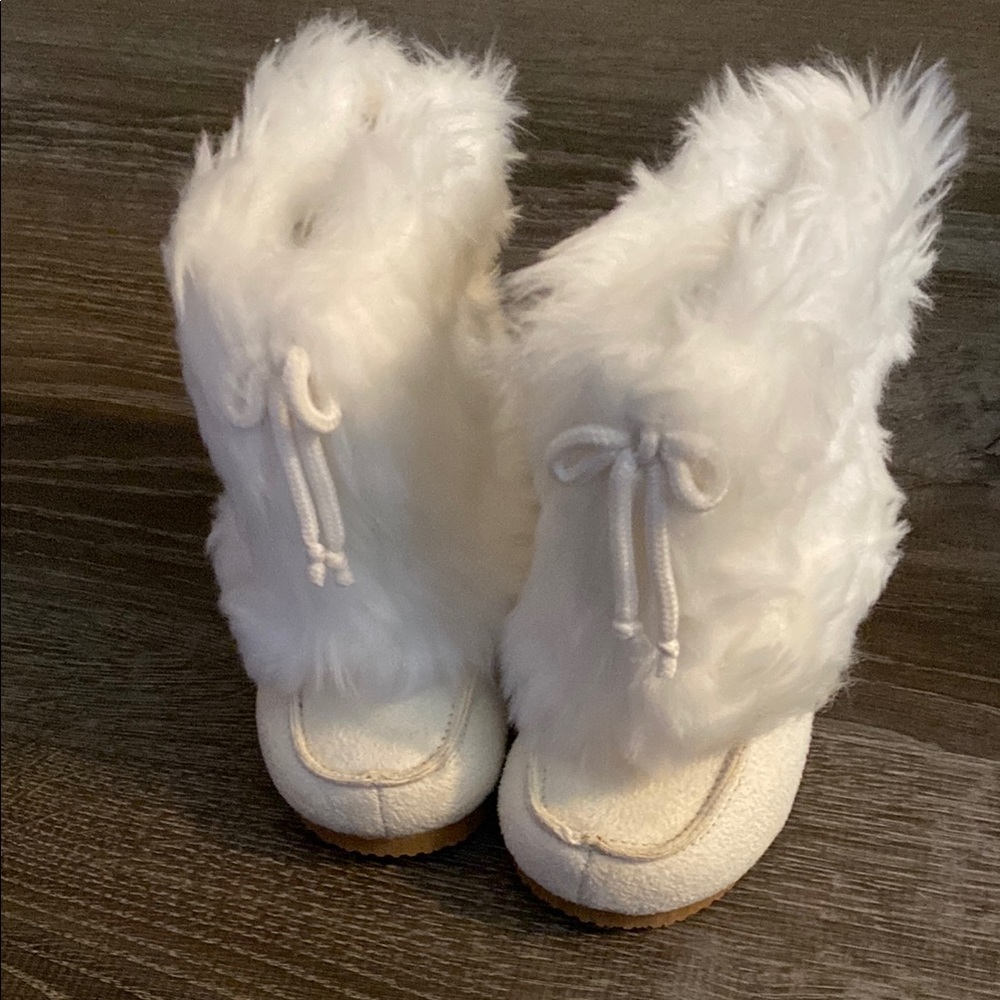 Fluffy White Winter Boots